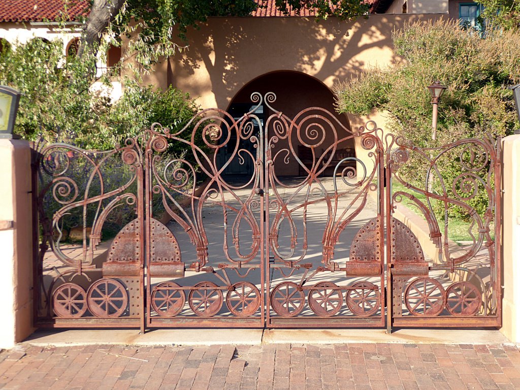 La_Posada_Hotel_(31717576092).jpg